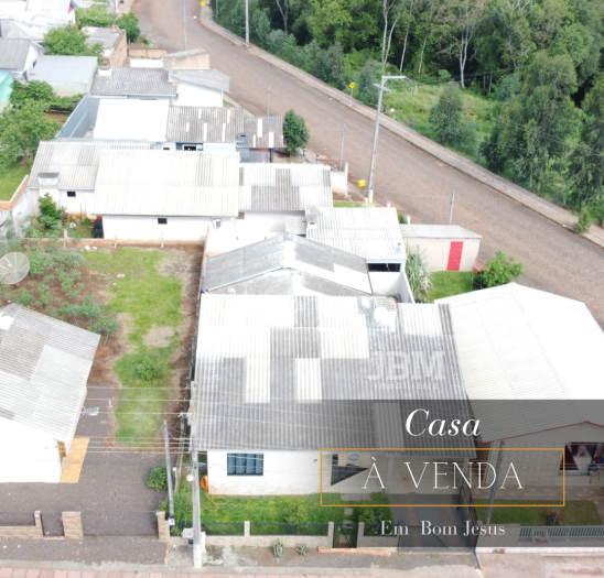 Casa com Piscina no Centro de Bom Jesus