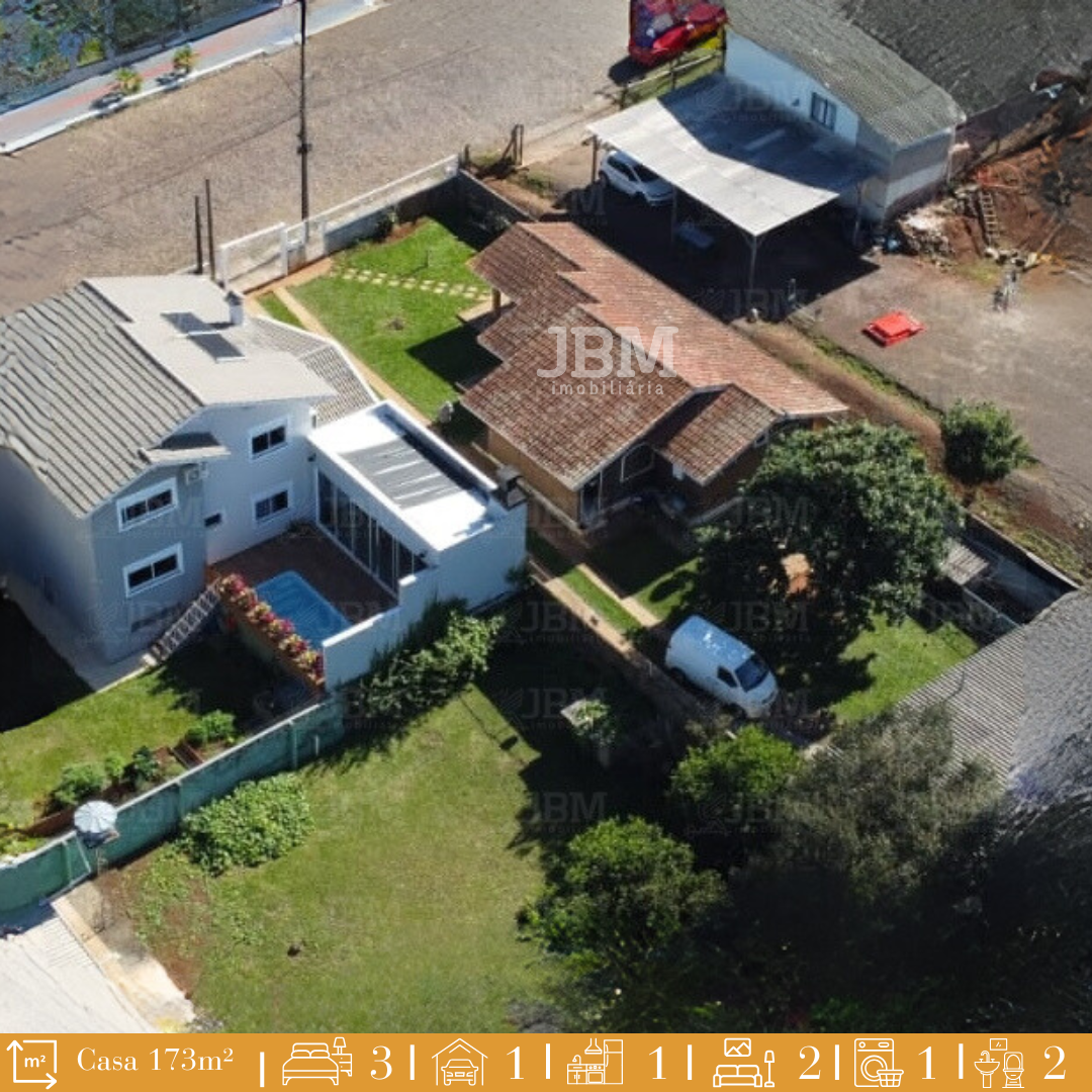 Casa de Imbuia no centro