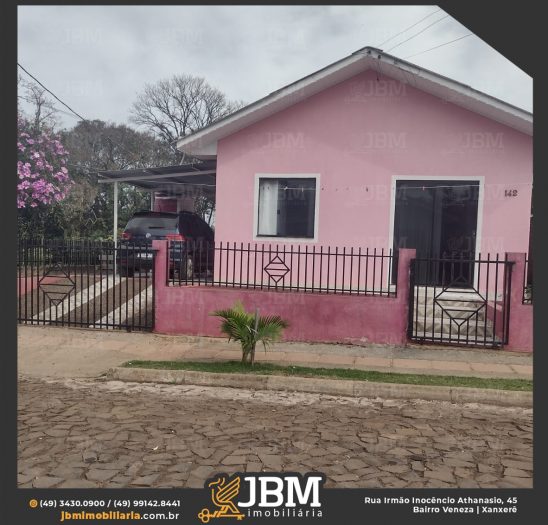 Casa de esquina em Bom Jesus