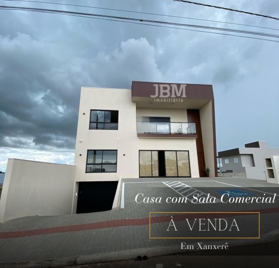 Casa com Sala comercial no Bairro Tacca