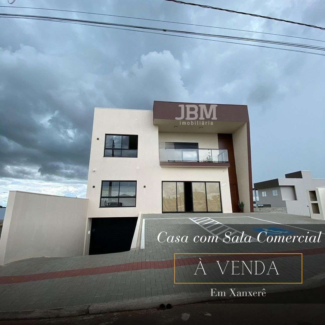 Casa com Sala comercial no Bairro Tacca