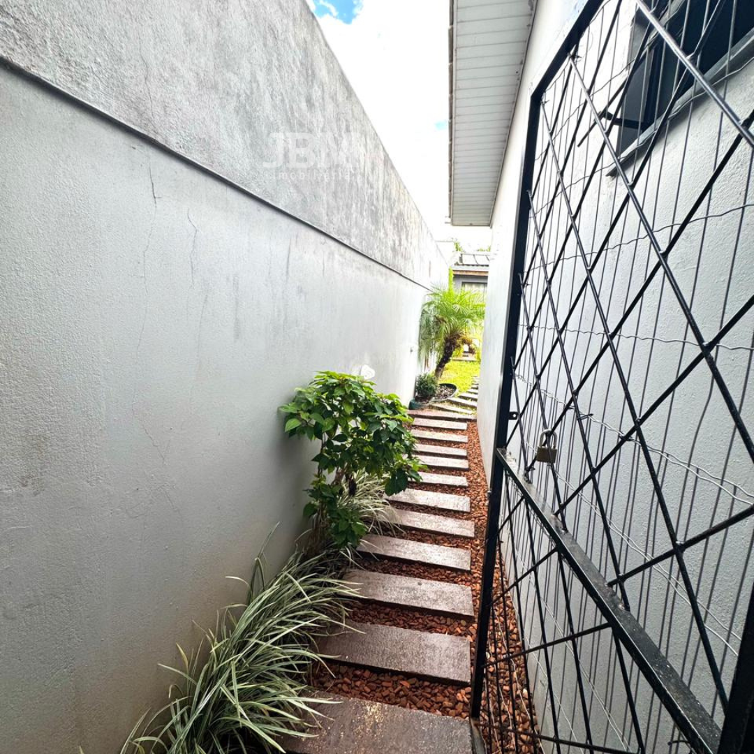 Casa com Piscina no Bairro Nossa Senhora de Lourdes