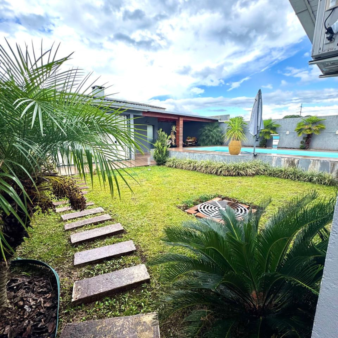 Casa com Piscina no Bairro Nossa Senhora de Lourdes