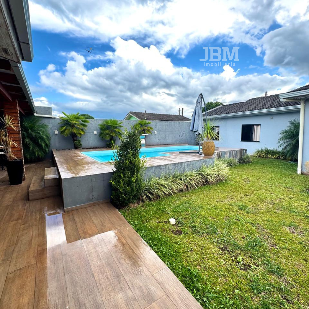 Casa com Piscina no Bairro Nossa Senhora de Lourdes