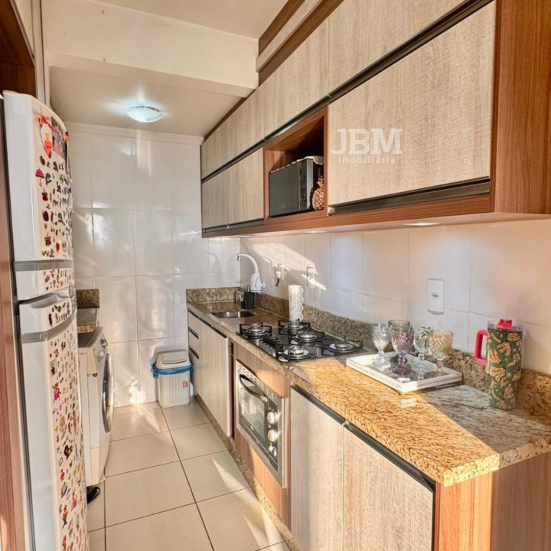 Apartamento Semi Mobiliado à Venda