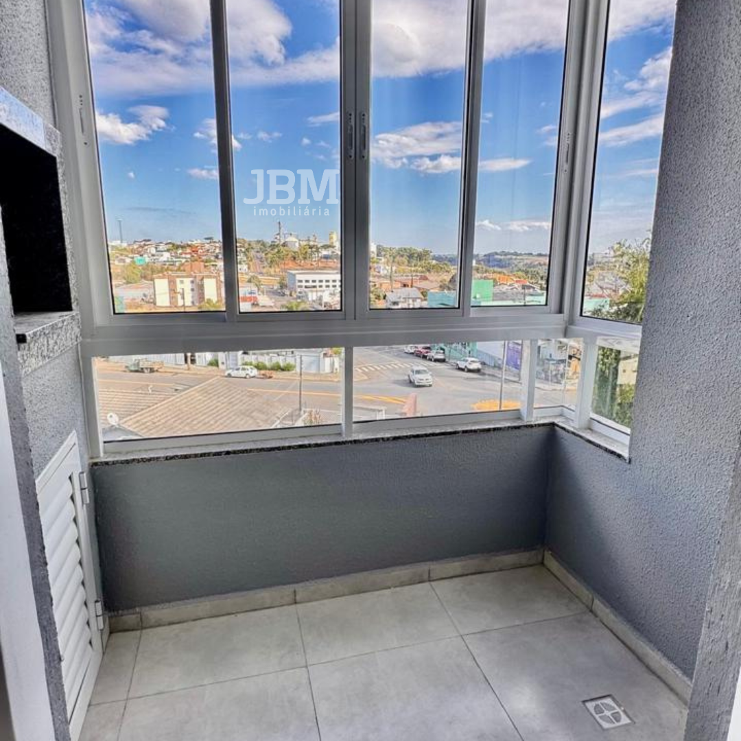 Apartamento no Bairro Tonial