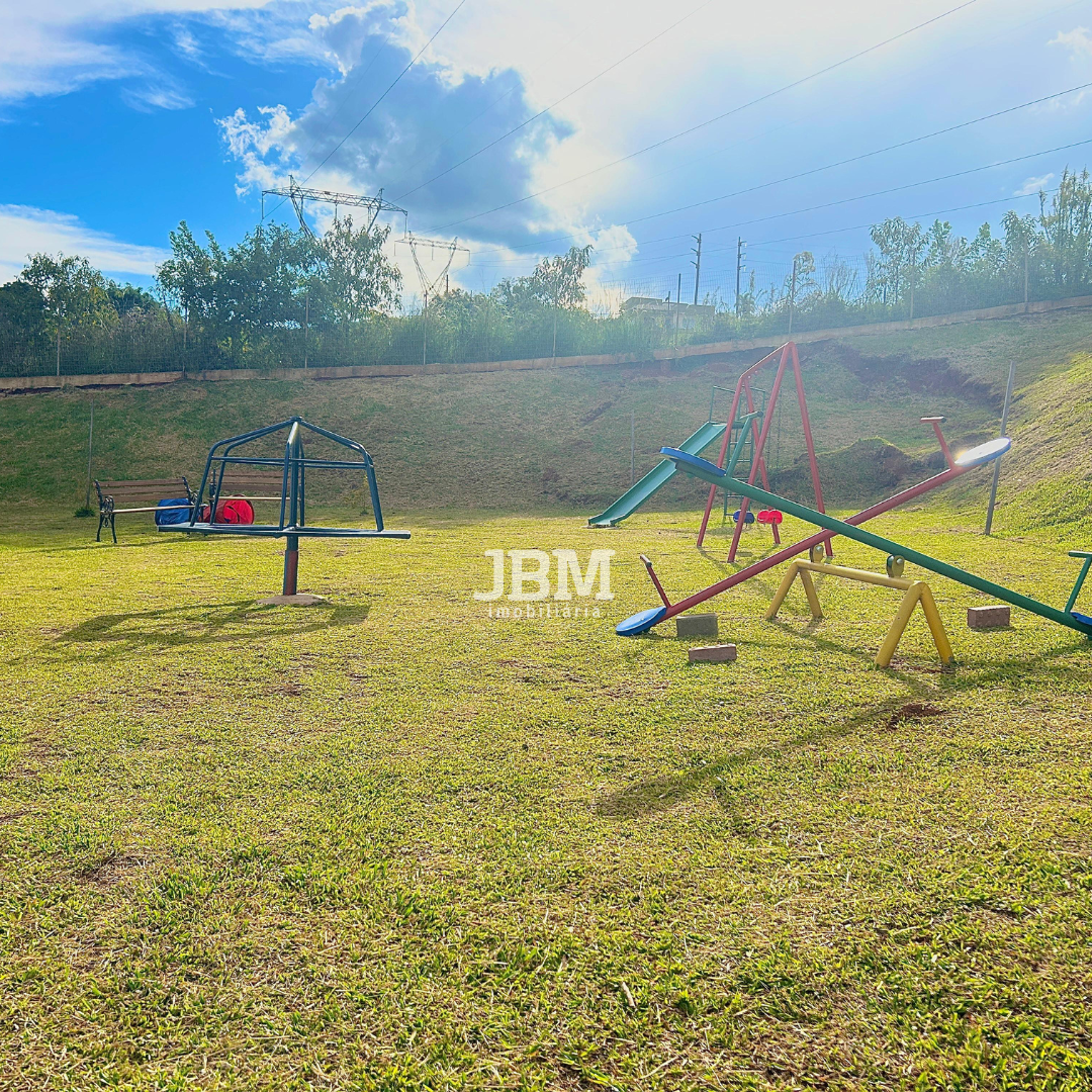 Casa Conjugada em Condomínio Fechado