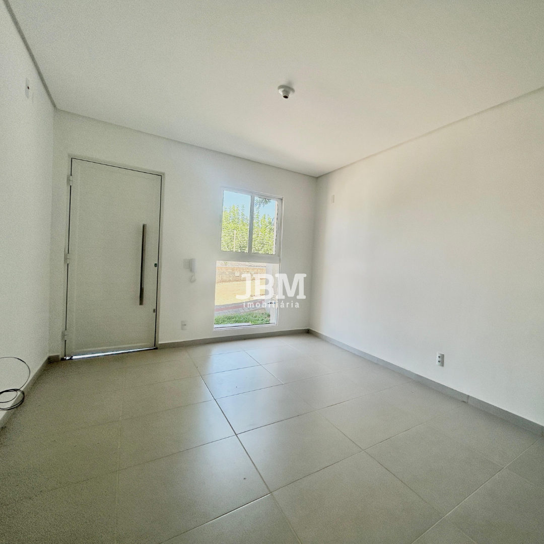 Casa Conjugada em Condomínio Fechado