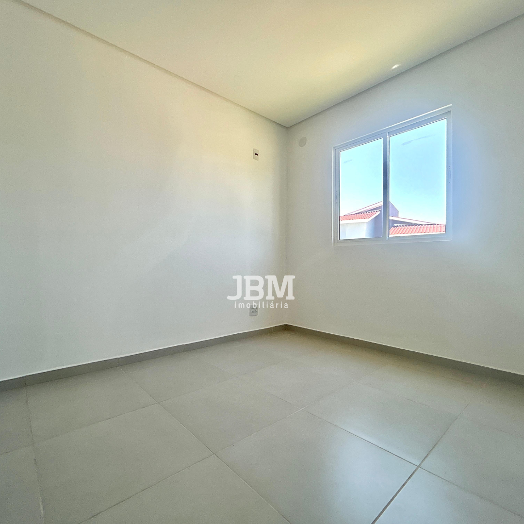 Casa Conjugada em Condomínio Fechado