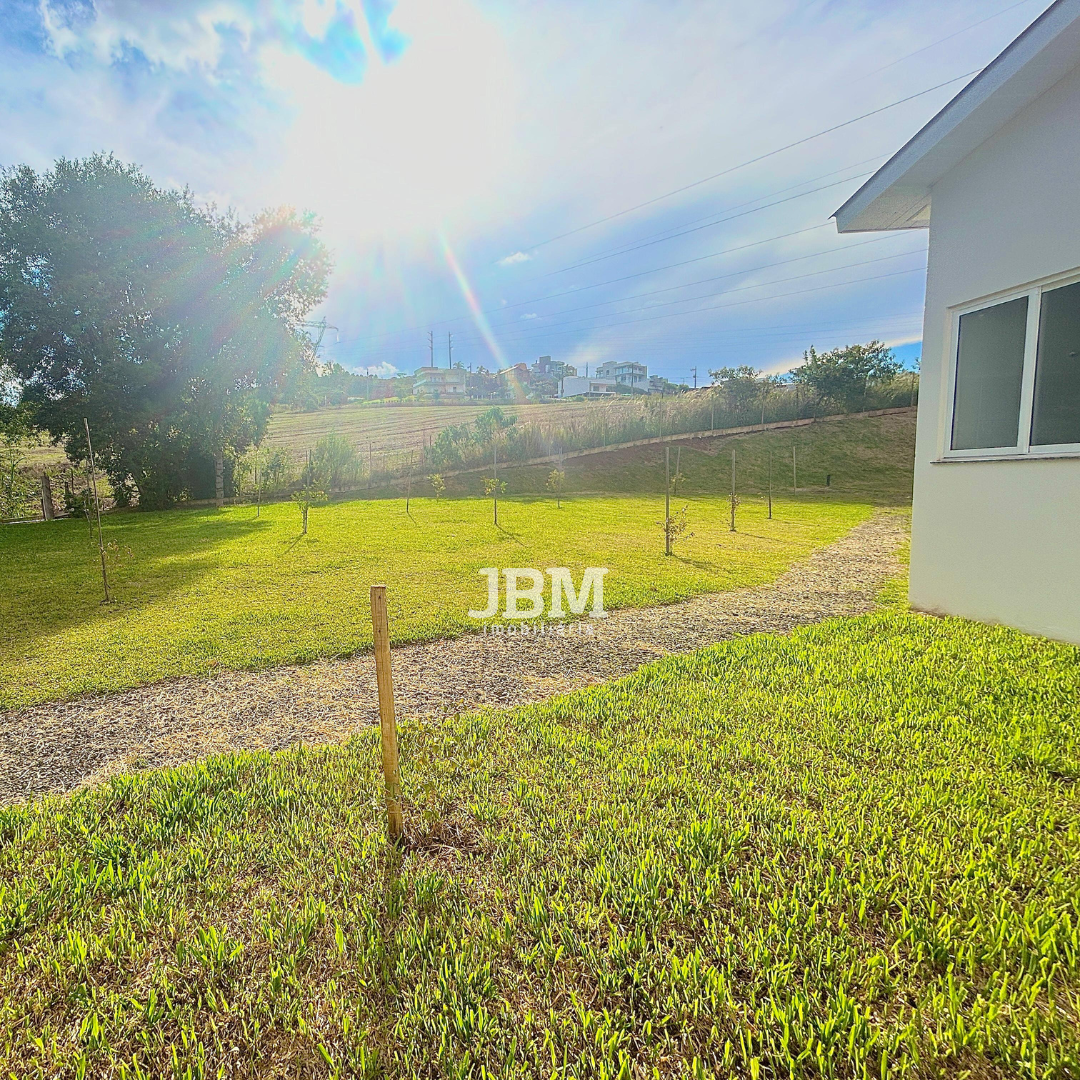 Casa Conjugada em Condomínio Fechado