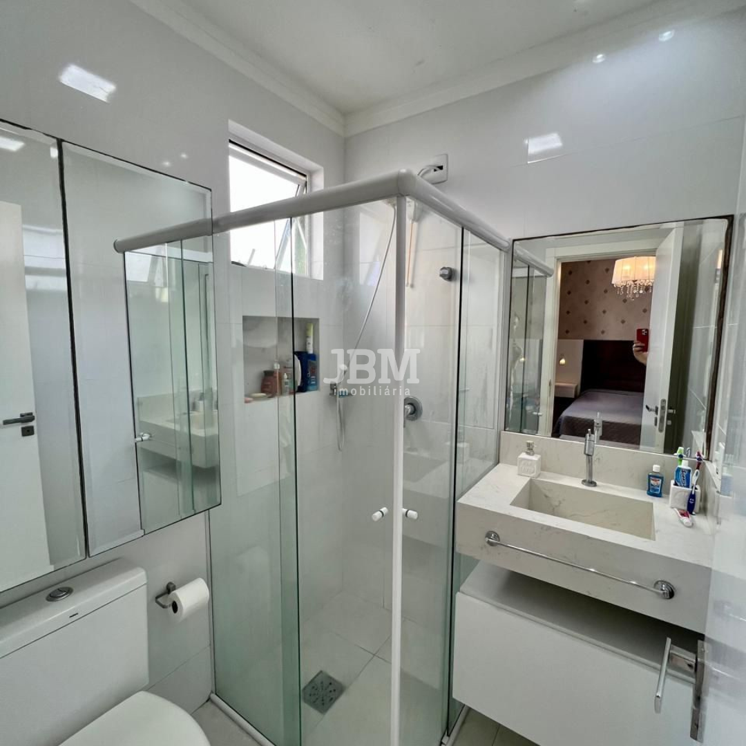 Apartamento de Esquina em Itapema