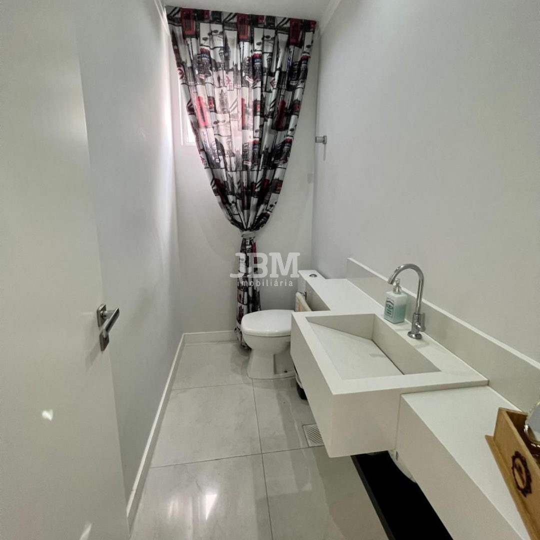 Apartamento de Esquina em Itapema