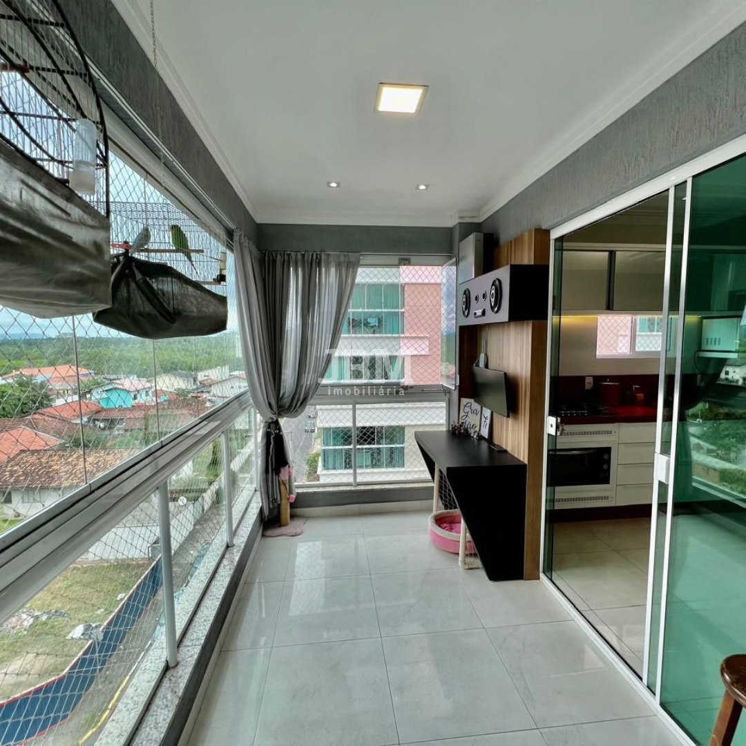 Apartamento de Esquina em Itapema