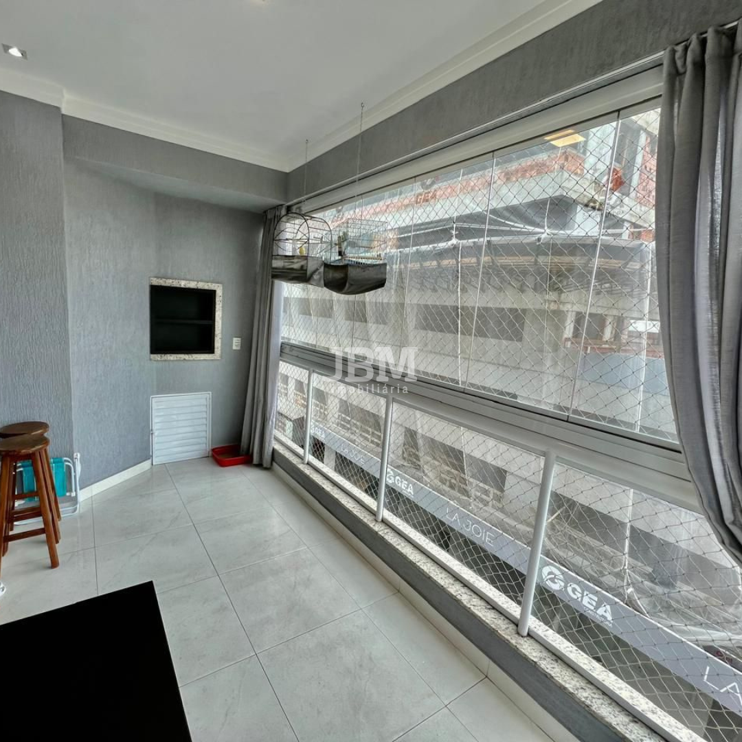 Apartamento de Esquina em Itapema