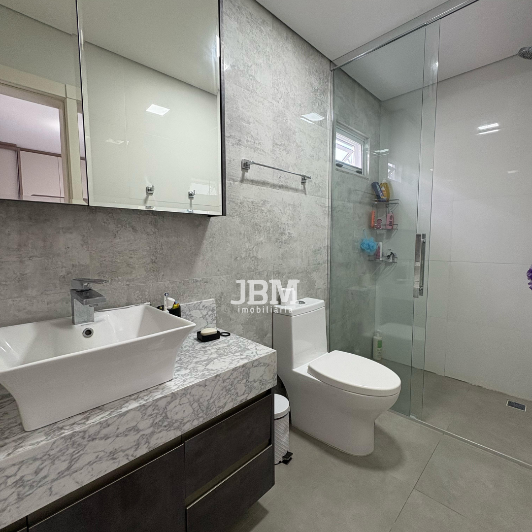 Casa no Condomínio Caledônia