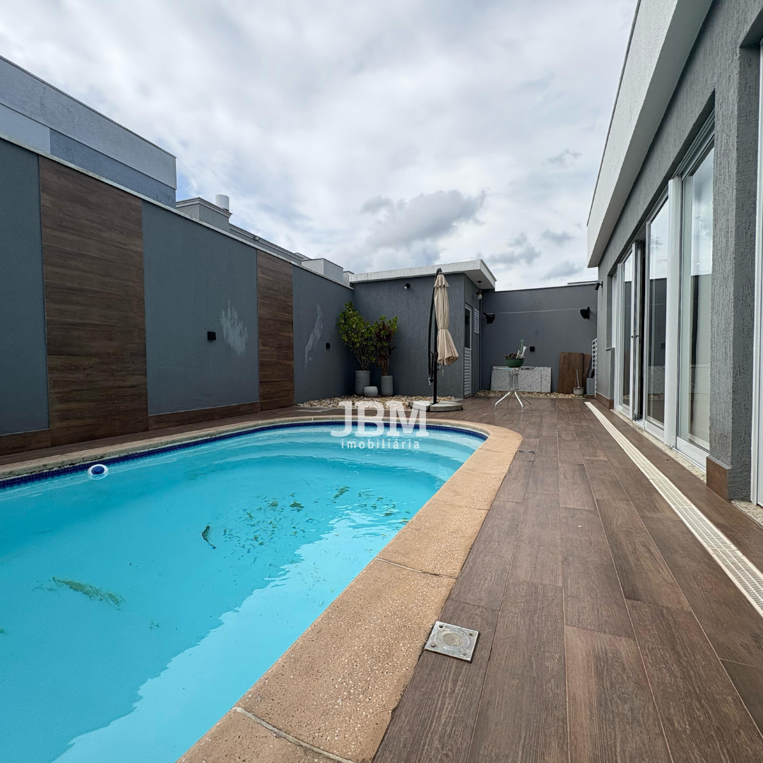 Casa no Condomínio Caledônia