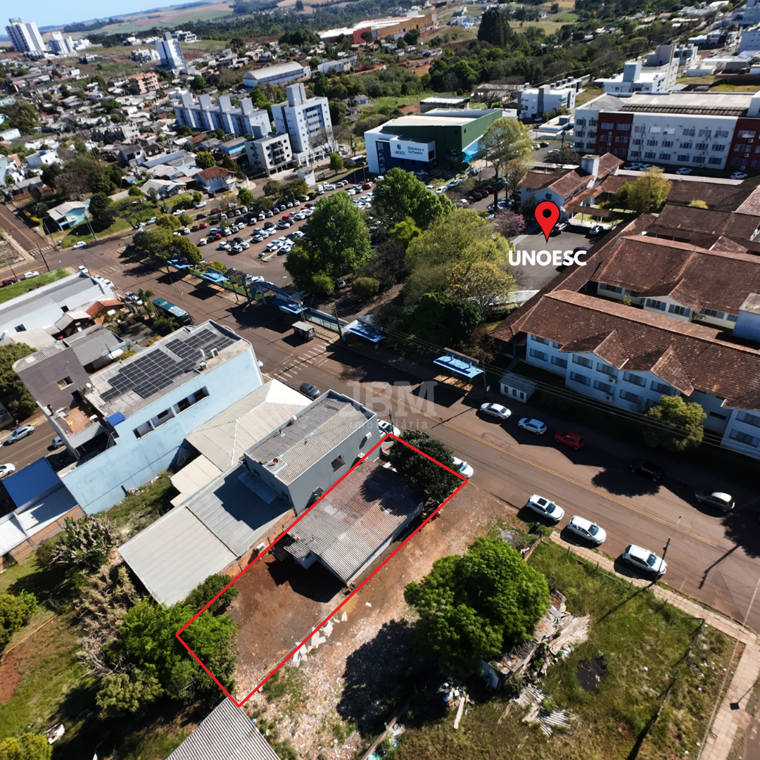 Terreno e Casa em frente a Unoesc