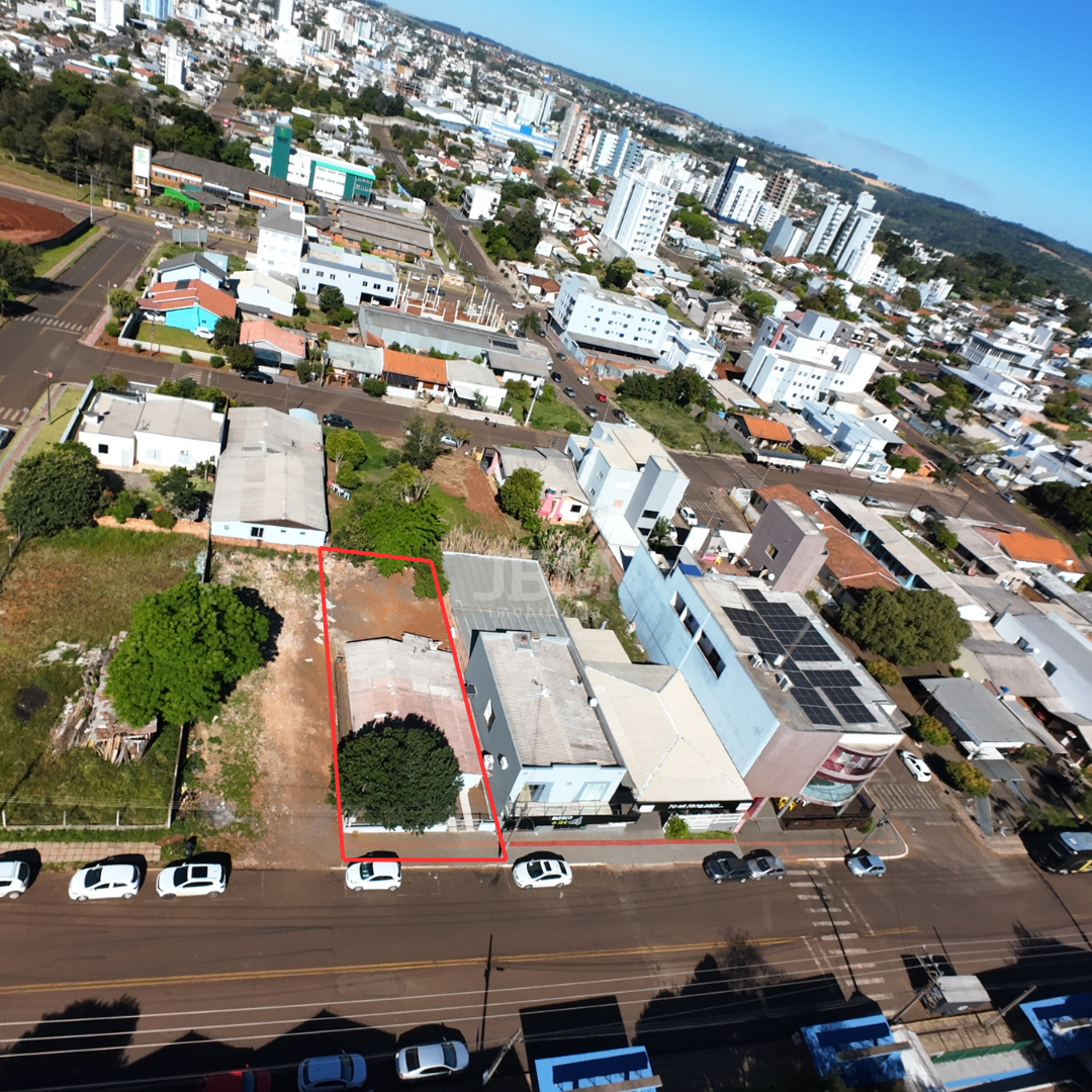 Terreno e Casa em frente a Unoesc
