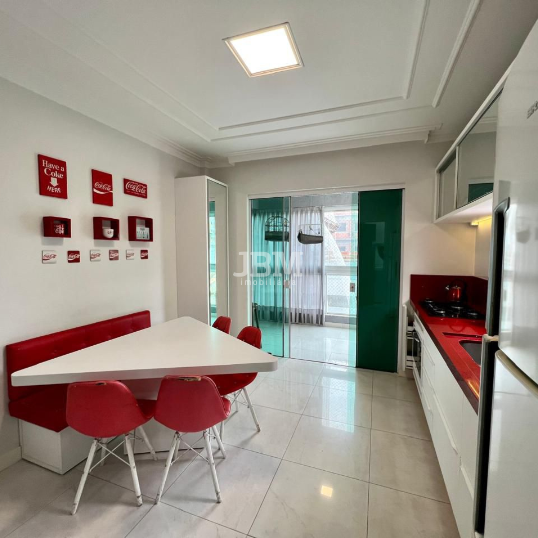 Apartamento de Esquina em Itapema