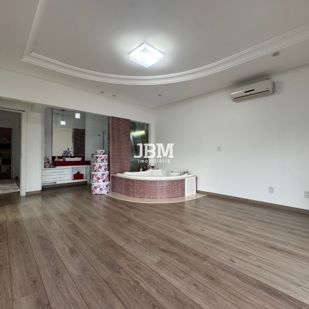 Casa alto Padrão no Bairro dos Esportes