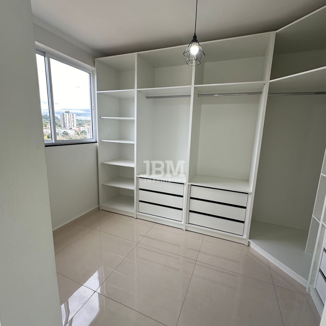 Apartamento á venda no Edifício Veneza