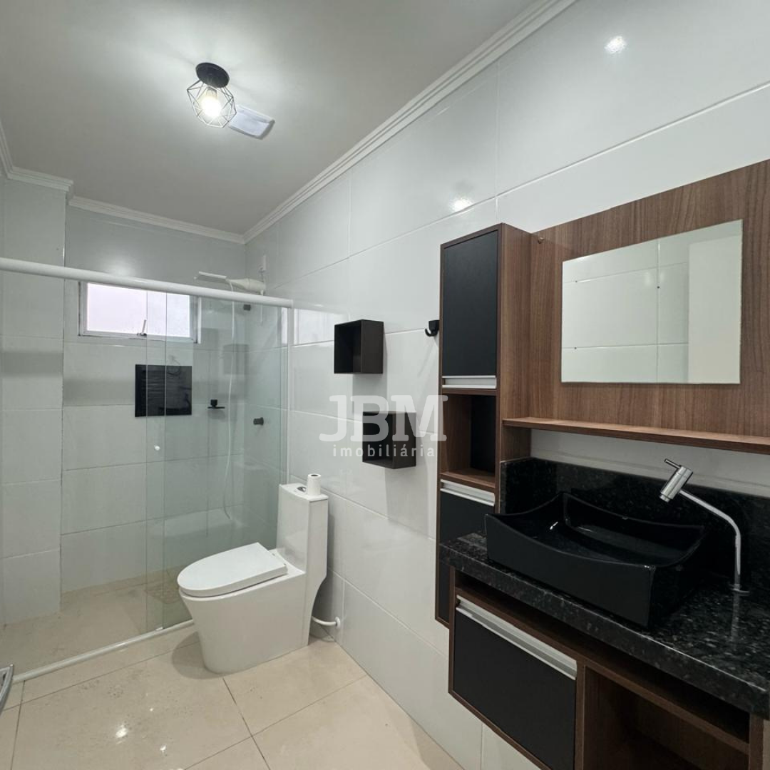 Apartamento á venda no Edifício Veneza