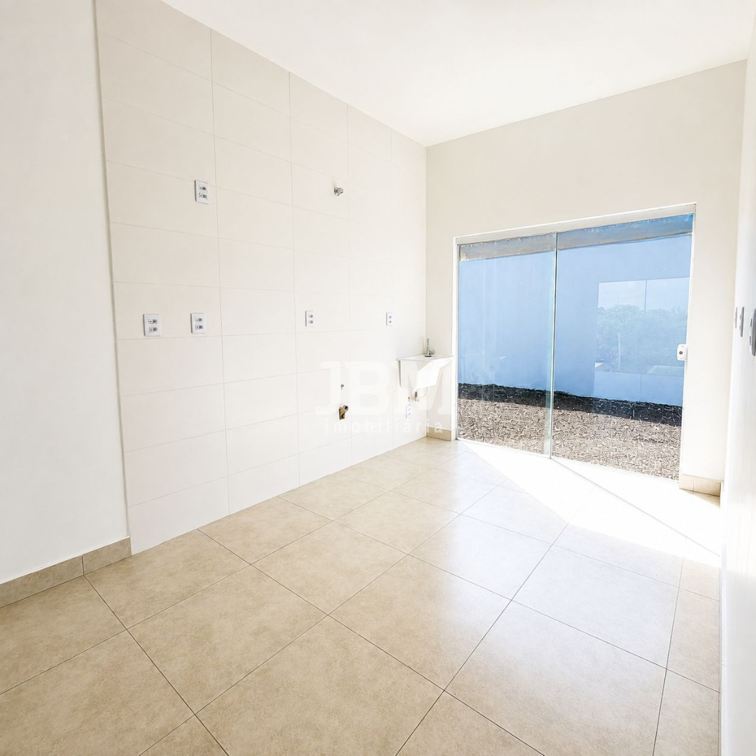 Casa Meio á venda no Loteamento Sol Poente