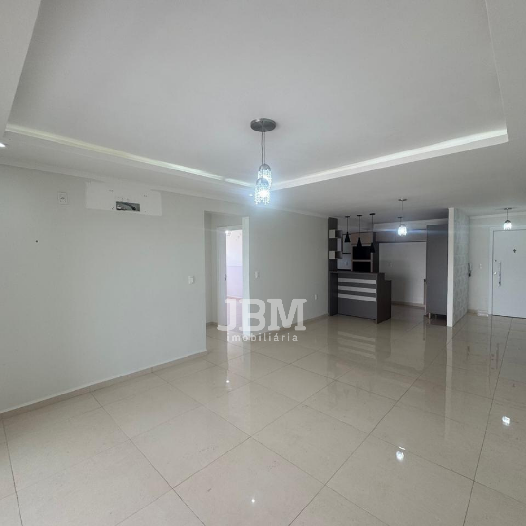 Apartamento á venda no Edifício Veneza