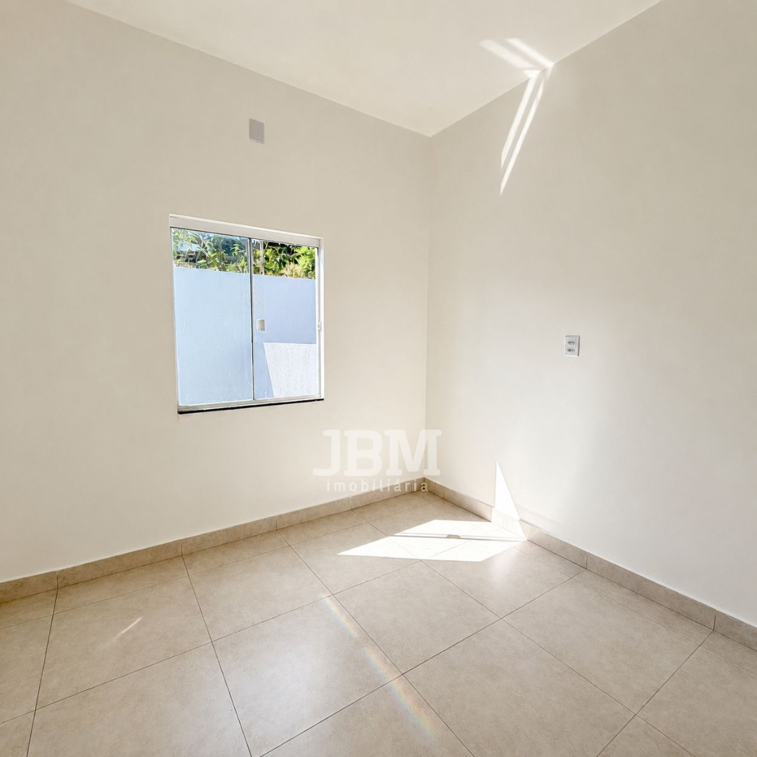 Casa Meio á venda no Loteamento Sol Poente