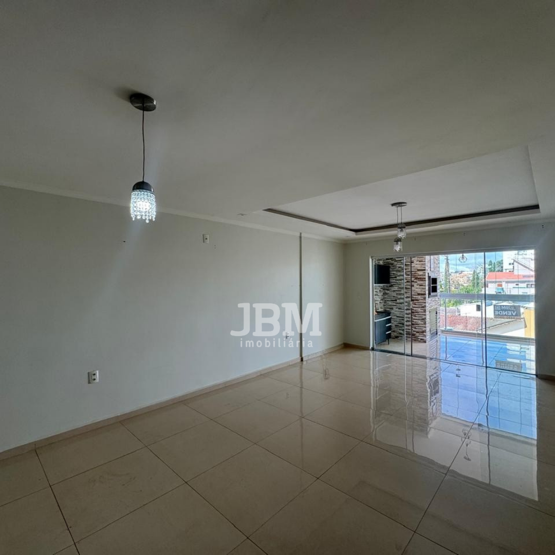 Apartamento á venda no Edifício Veneza
