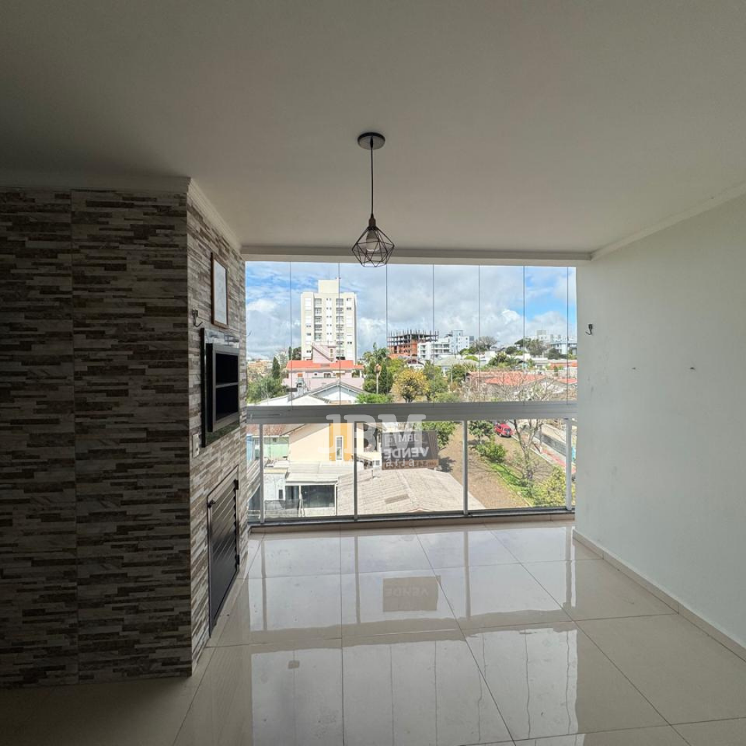 Apartamento á venda no Edifício Veneza