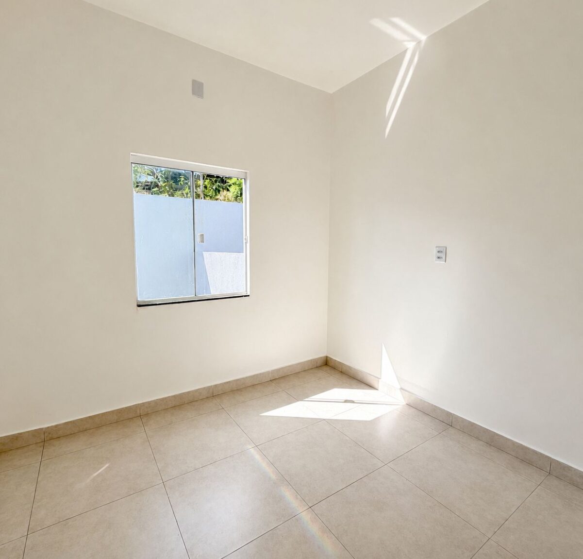 Casa de Esquina á venda no Loteamento Sol Poente